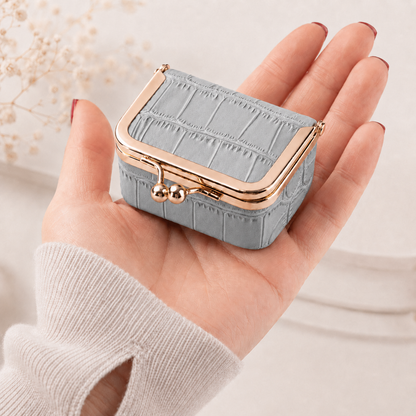 no-repeat center / cover url('https://cdn.shopify.com/s/files/1/0630/7155/1565/files/Croco_Grey_swatch.jpg?v=1782040433')